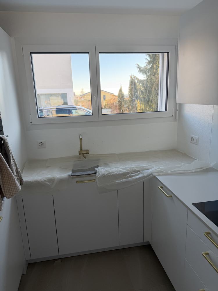 Crédence de cuisine en cours de pose